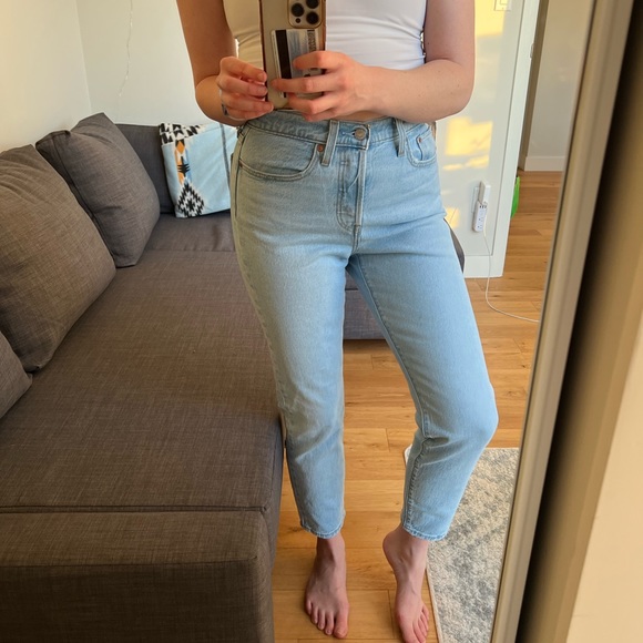 LEVI’S wedgie straight leg jeans, size 28 - Picture 3 of 5